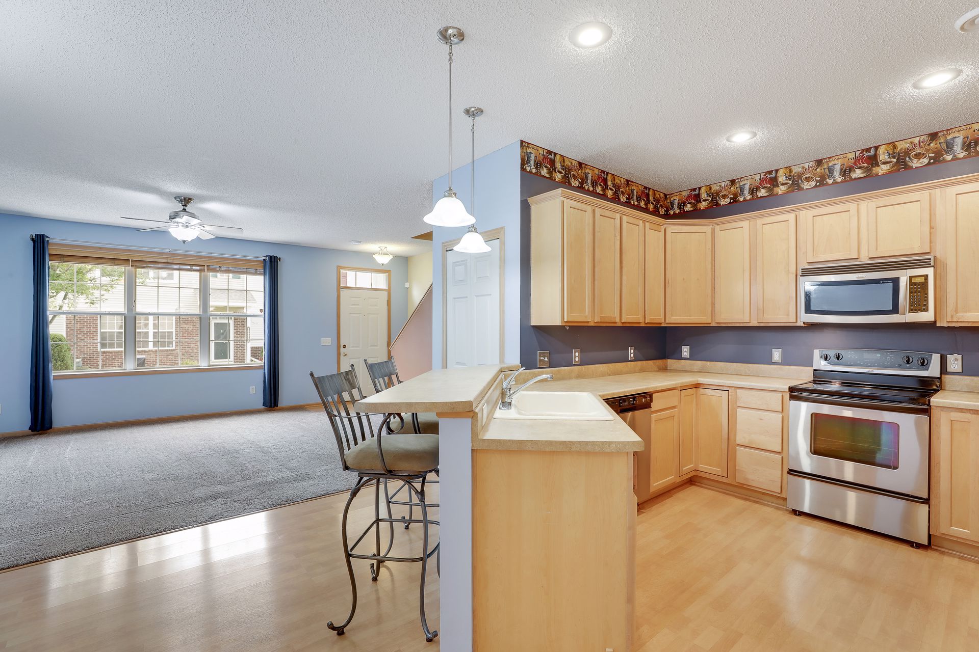 Woodbury Townhome for sale Kitchen