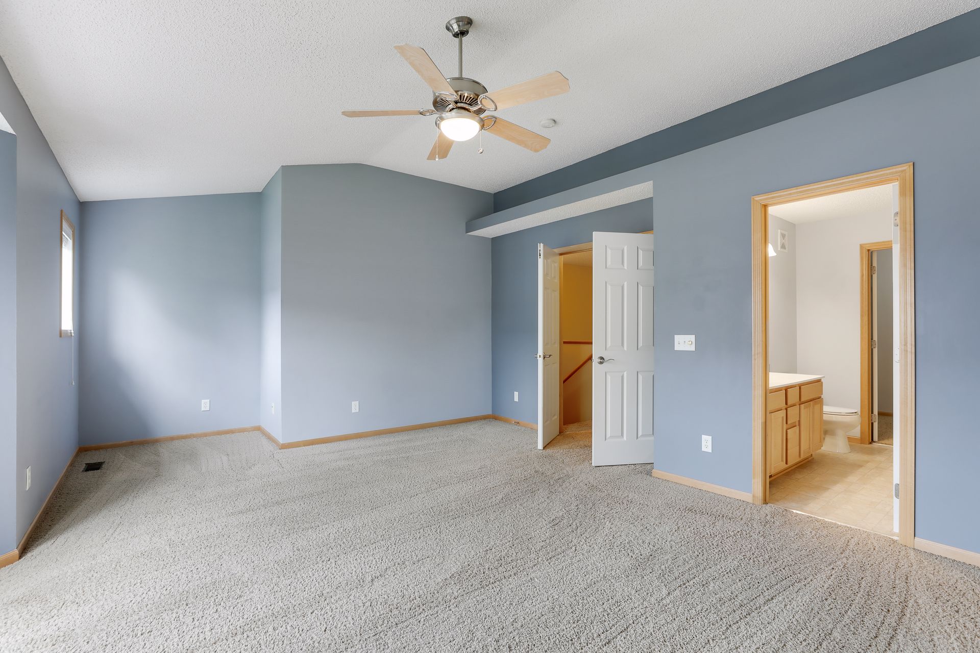 Woodbury Townhome for sale Master Bedroom