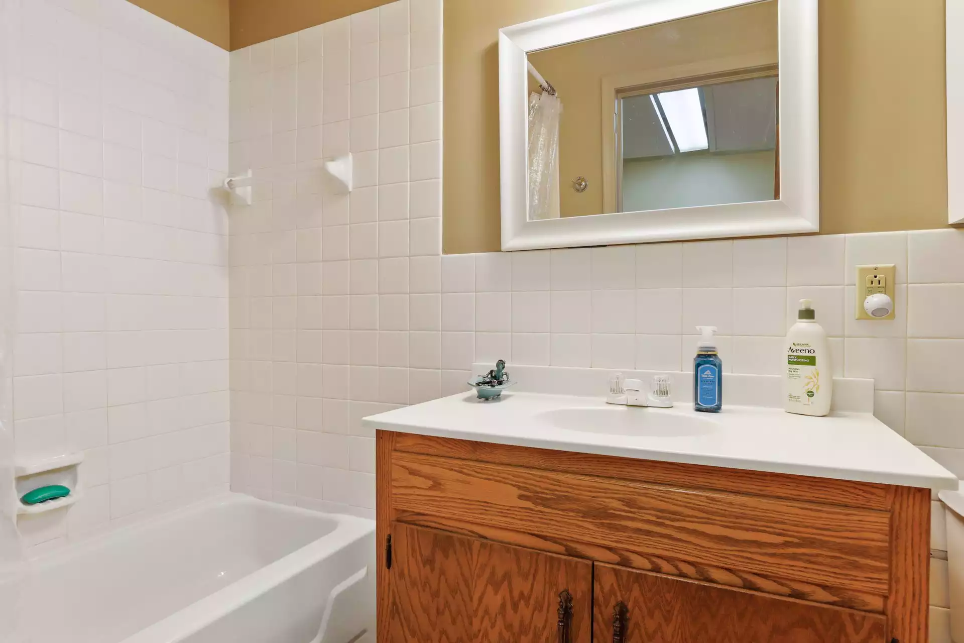 Maplewood Home For Sale Bathroom