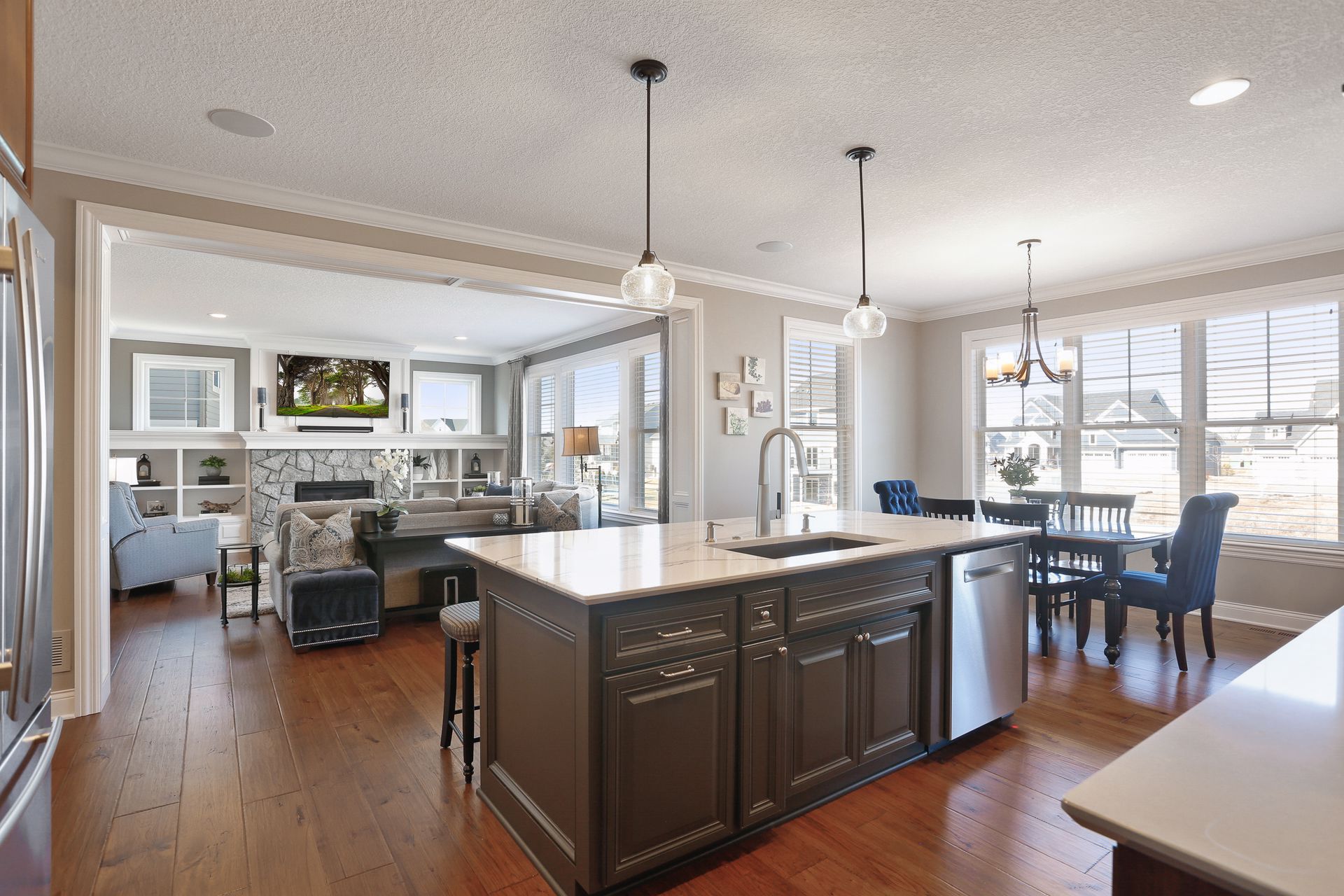 Kitchen is great for entertaining.